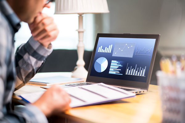 5-Analytics-Trends-and-How-Dimensional-Insight-Is-Helping-Customers-Respond-to-Them-600x400